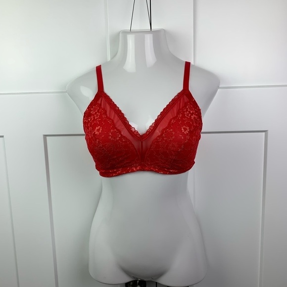 Victorias Secret MEDIUM Bralette Red Lace Wireless Curvy D DD - Picture 2 of 7